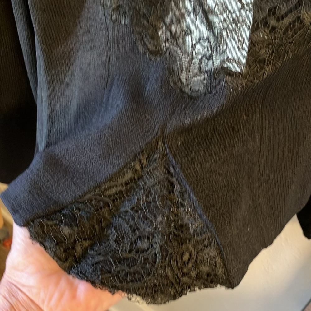 Amazing St John Evening Jacket! Lace Back And Lace Inserts On Back/Sleeves Love! - Picture 9 of 11